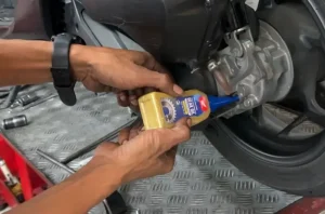 Panduan Lengkap Cara Pakai Toolkit Ganti Oli Gardan Motor Matic Untuk Pemula Dan Penggemar Otomotif