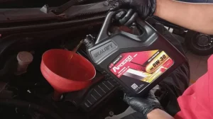 Panduan Lengkap Cara Menggunakan Engine Flush Sebelum Ganti Oli Mesin Demi Performa Maksimal